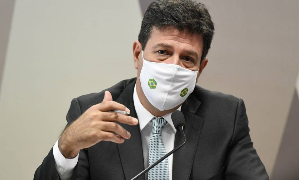 Luiz Henrique Mandetta, na foto, durante seu depoimento na CPI da Pandemia durante mais de 7 horas e foi Ministro da Saúde por mais de um ano.