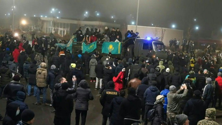 Cazaquistão: protestos acontecem com aumento de preços